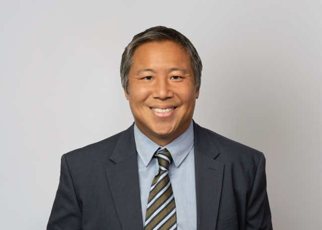 Headshot of Michael Chen